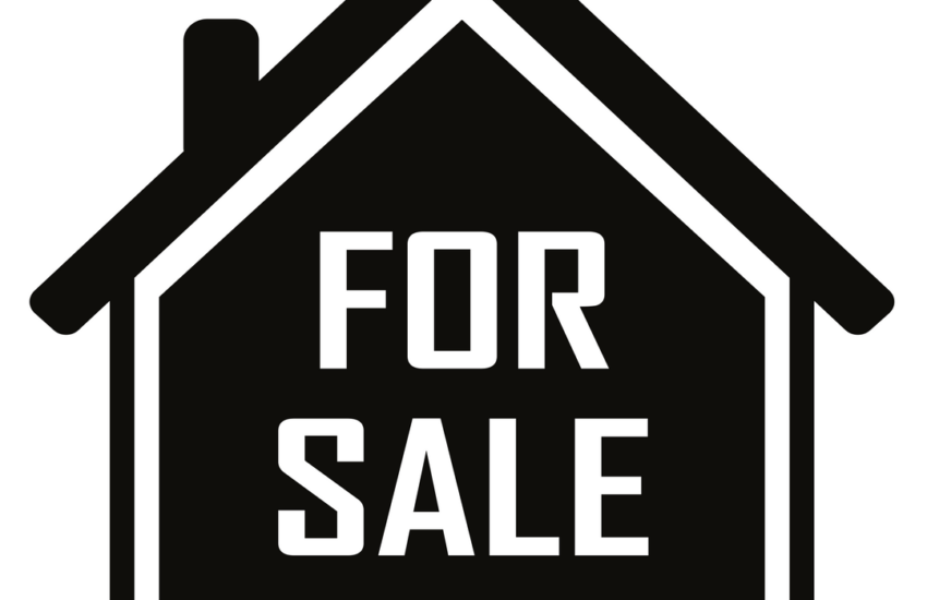 Graphic of a home for sale sign for an article about pricing a home right.