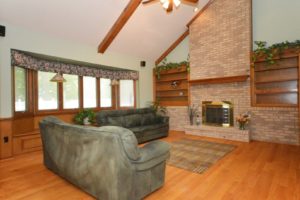 The family room of 951 E Amberwood Circle Naperville.