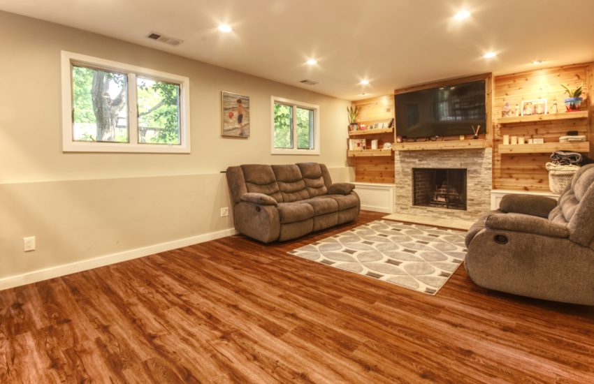 Family Room for home at 208 Meadow Wood in Joliet