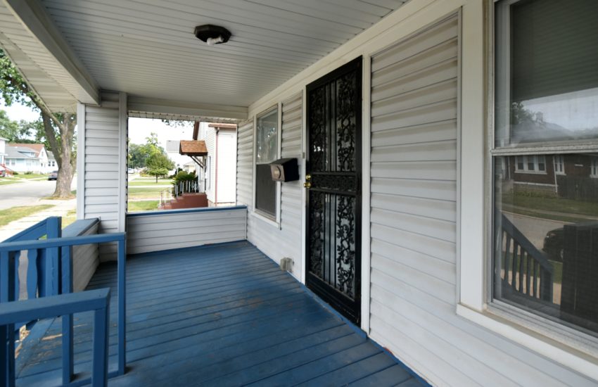 Covered Porch at 1002 Oakland in Joliet