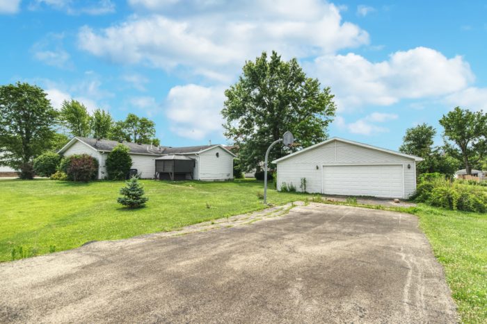 2nd Garage at 690 N 6th in Coal Hill.