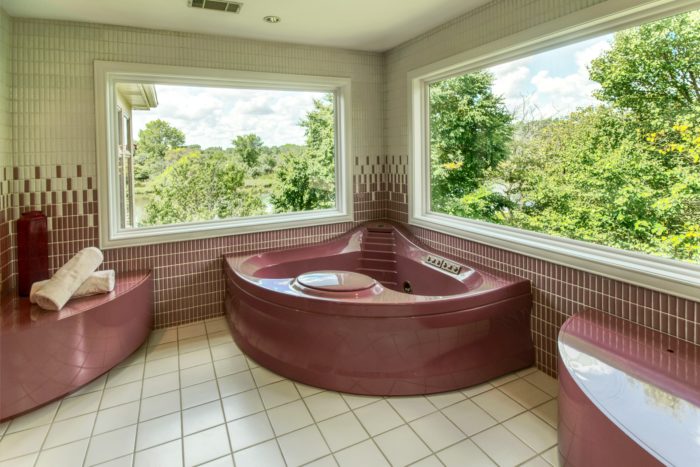 Master Bathroom at 305 Westridge Joliet.